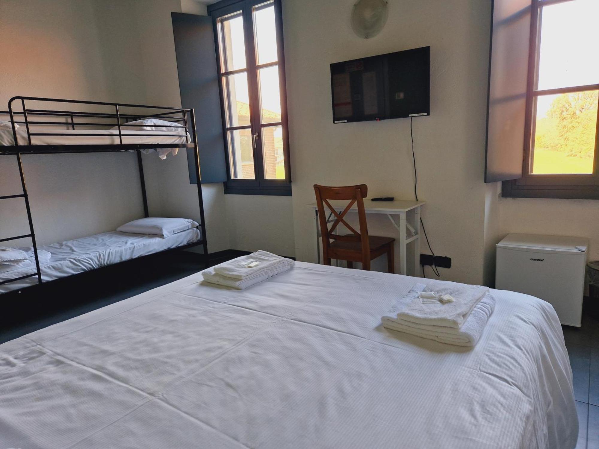 B&B E Ostello, Parco Di Monza, Cascina Costa Alta エクステリア 写真