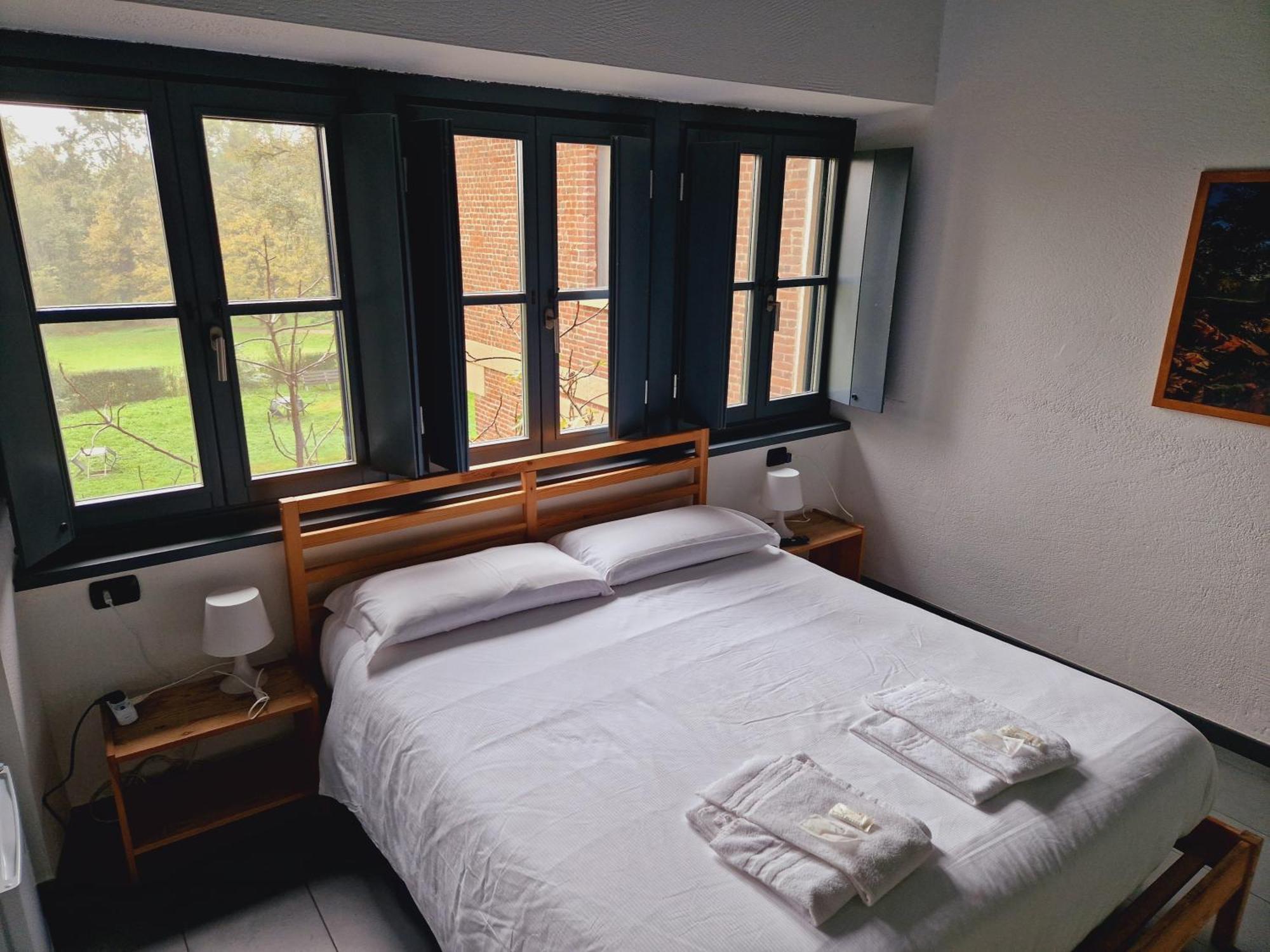 B&B E Ostello, Parco Di Monza, Cascina Costa Alta エクステリア 写真