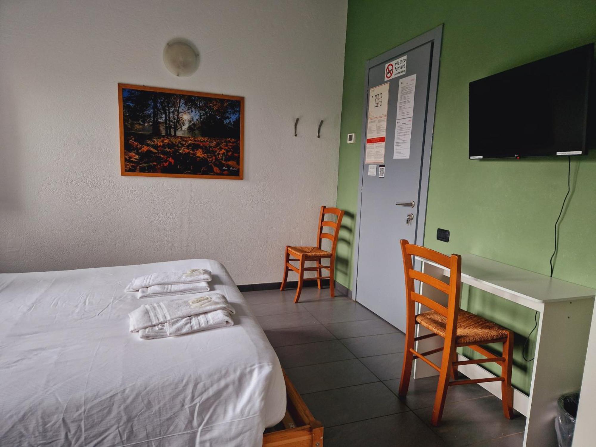 B&B E Ostello, Parco Di Monza, Cascina Costa Alta エクステリア 写真